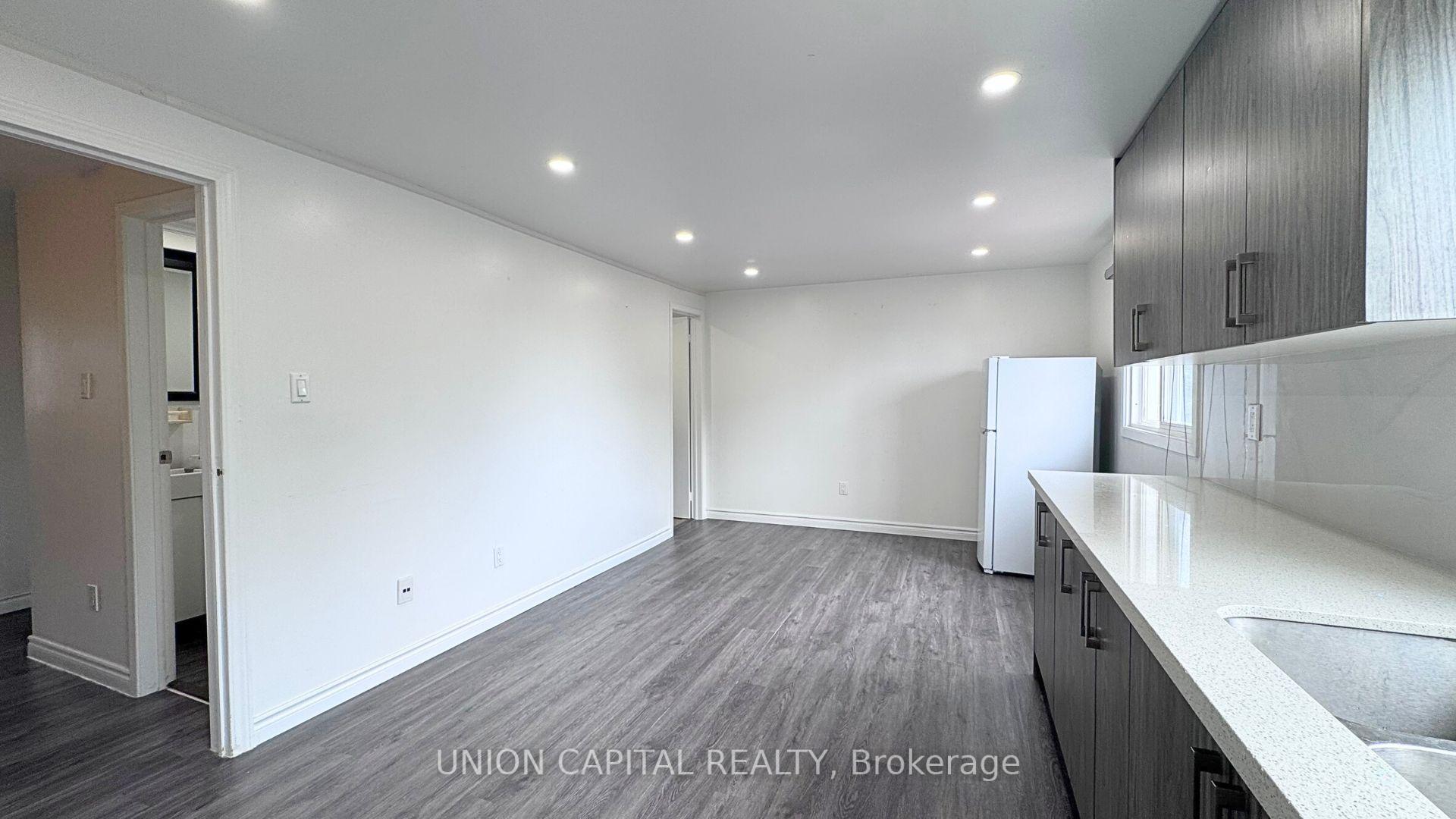 Photo 2 of Unit 2nd Floor, 107 Hornchurch Crescent, Markham, Milliken Mills East — HOMEH