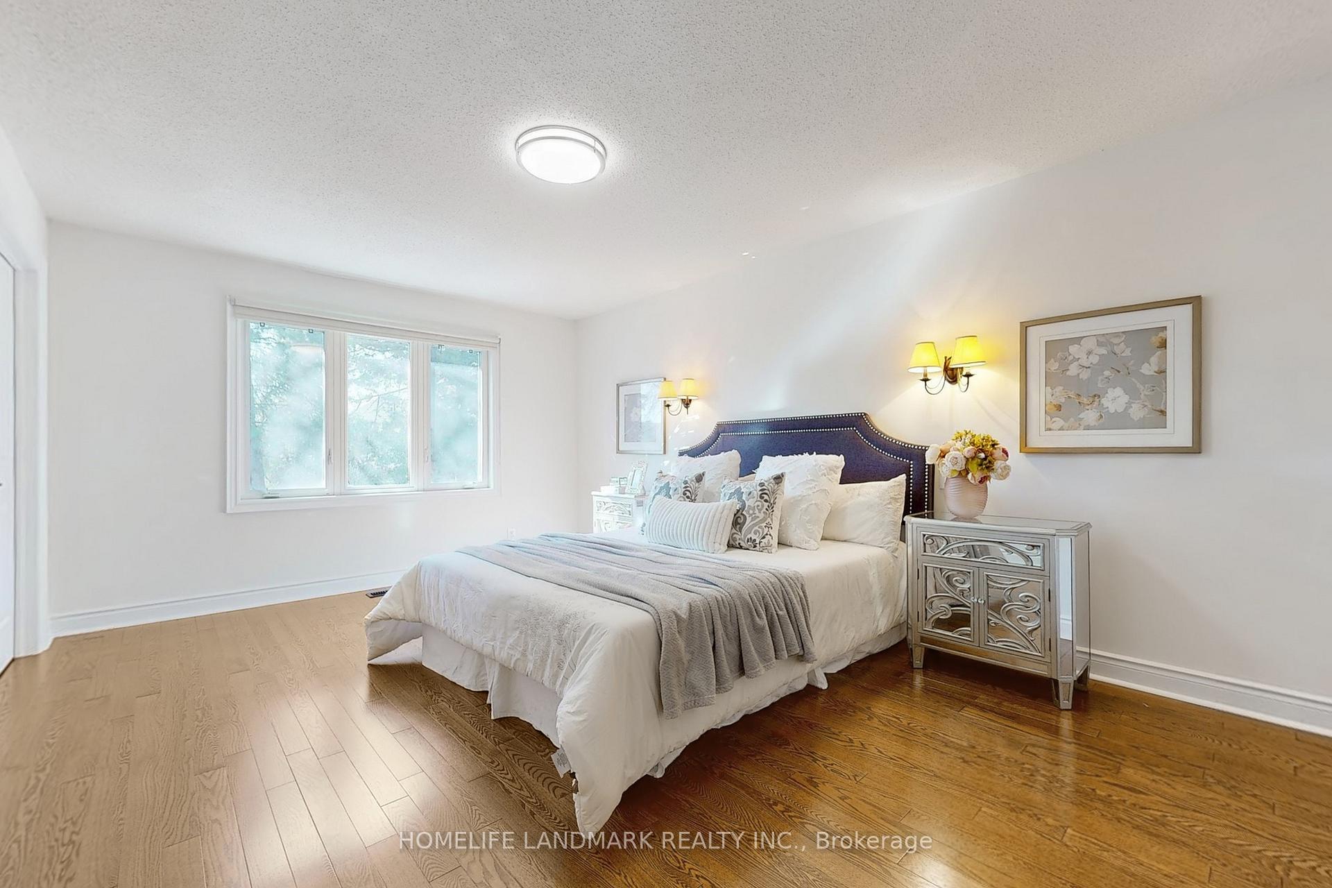 Photo 9 of 43 Pennock Crescent, Markham, Unionville — HOMEH