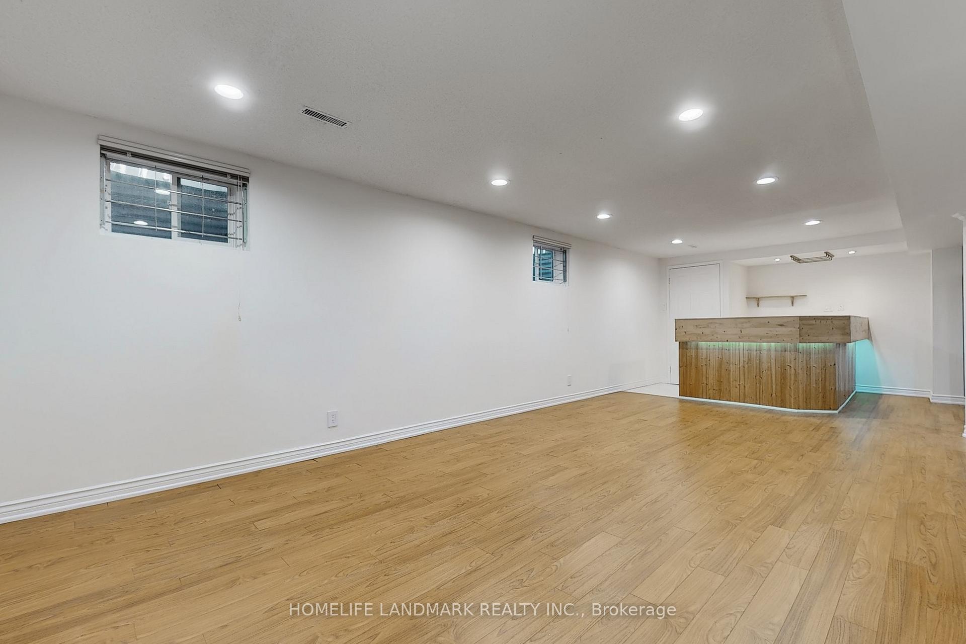 Photo 17 of 43 Pennock Crescent, Markham, Unionville — HOMEH
