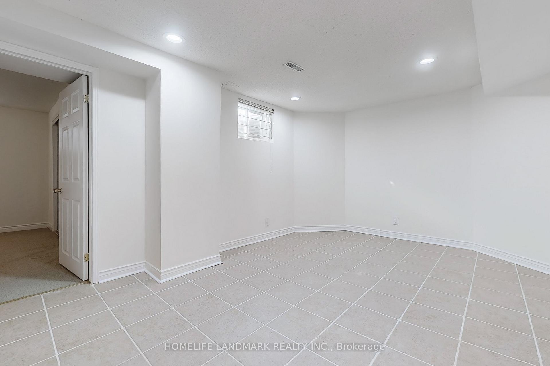 Photo 18 of 43 Pennock Crescent, Markham, Unionville — HOMEH