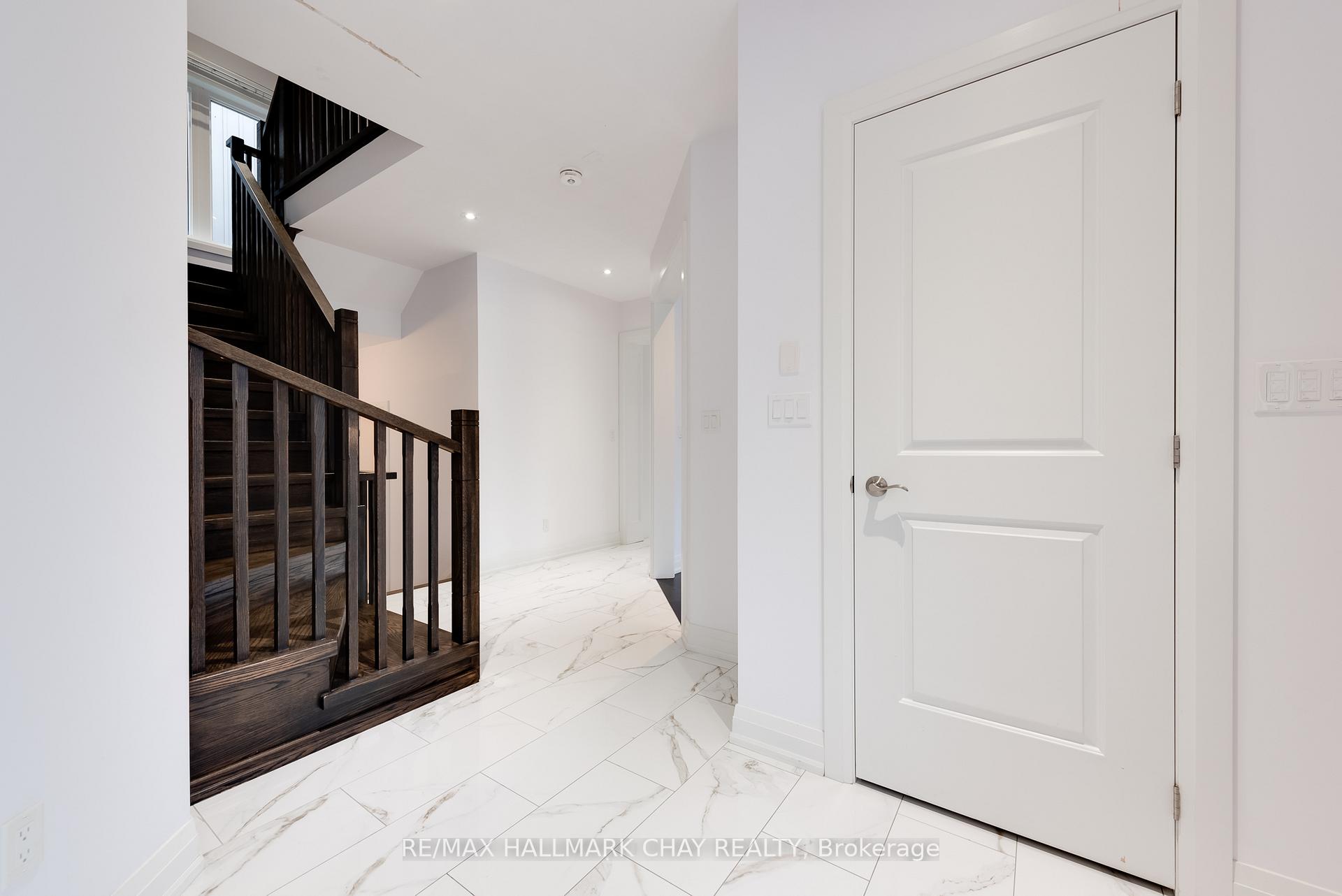 Photo 3 of 1147 Arnold Street, Innisfil, Lefroy — HOMEH