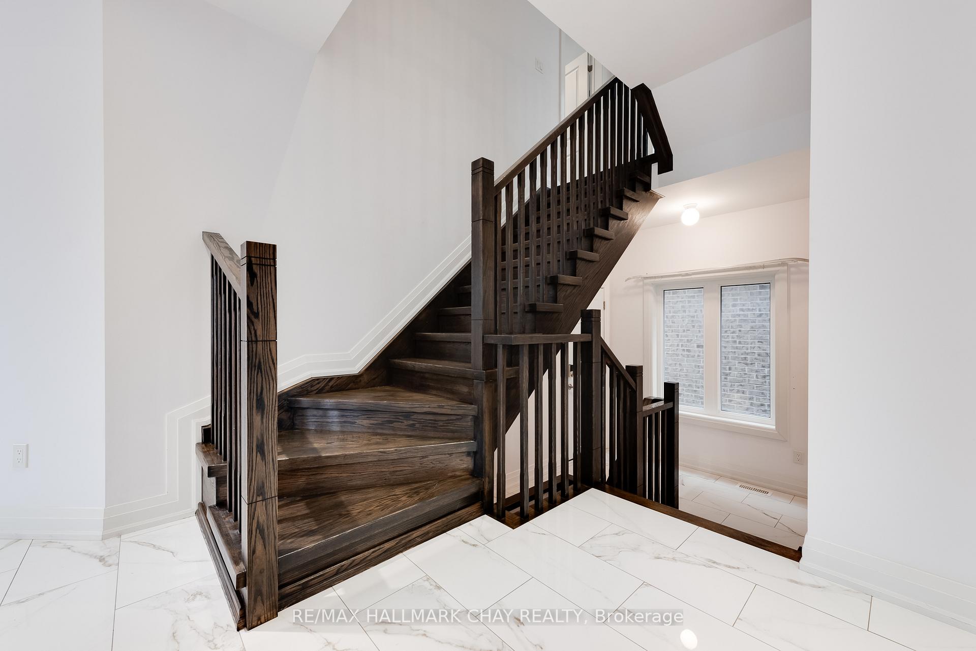 Photo 6 of 1147 Arnold Street, Innisfil, Lefroy — HOMEH