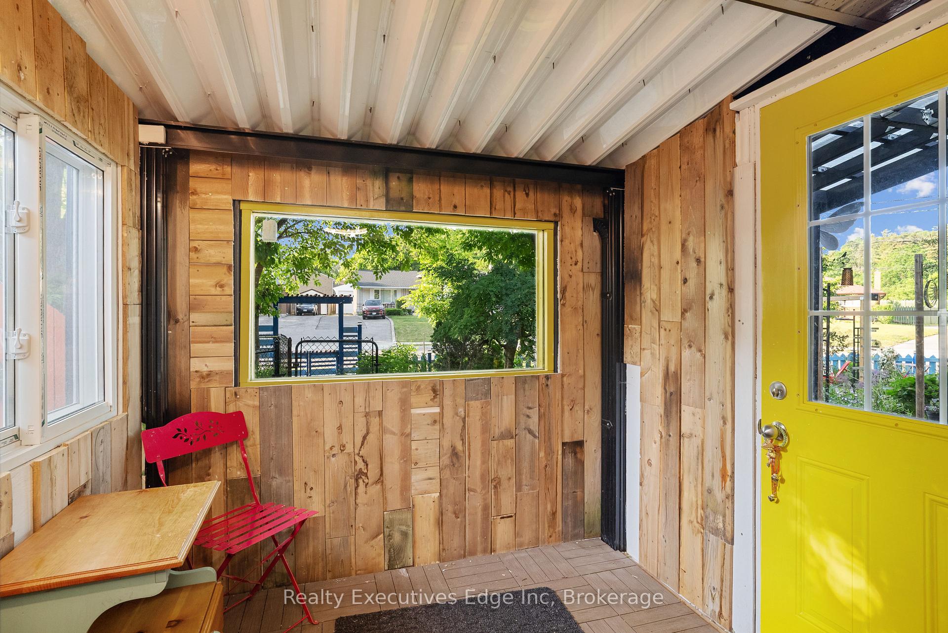 Photo 4 of 309 Southill Drive, Kitchener — HOMEH