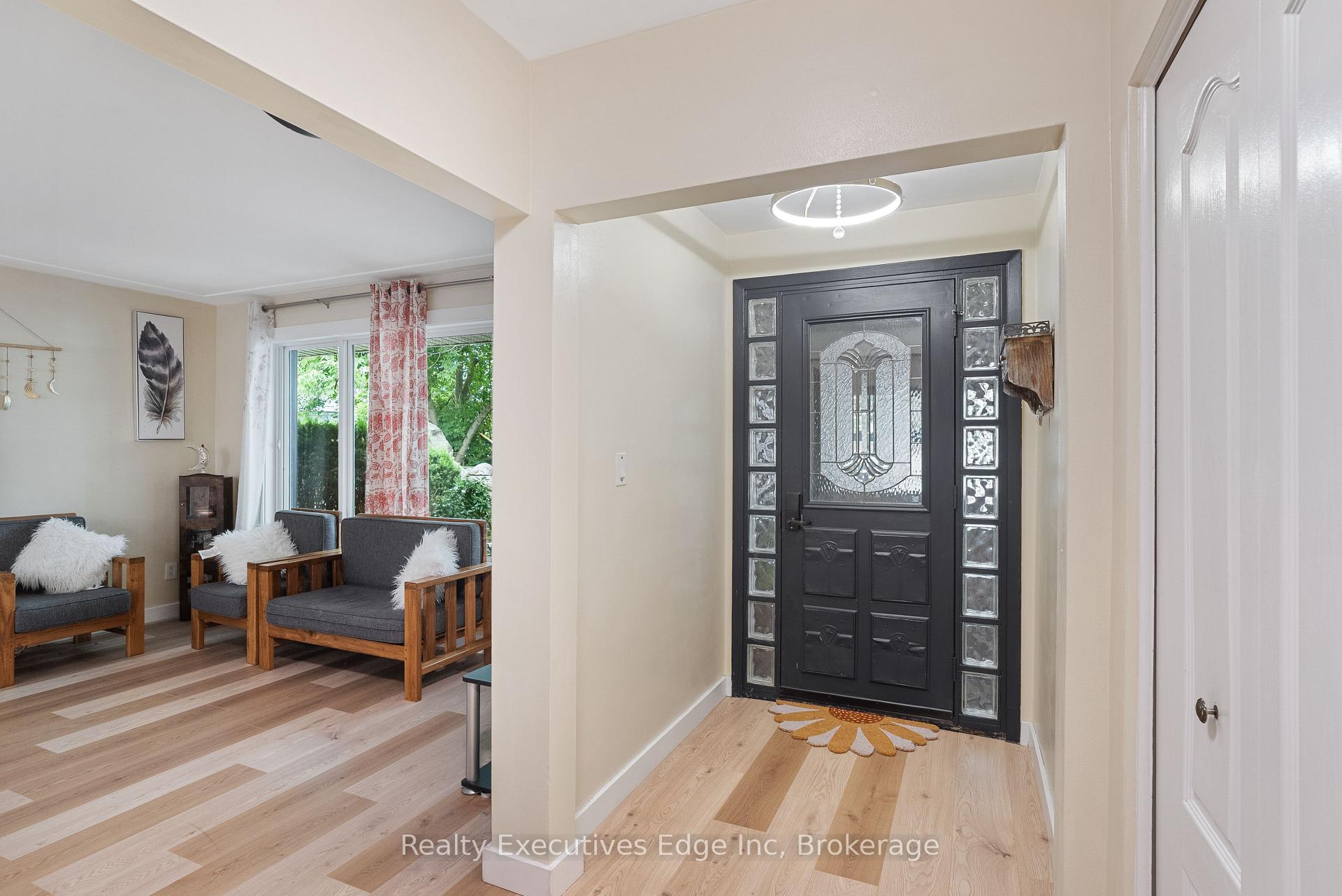 Photo 5 of 309 Southill Drive, Kitchener — HOMEH