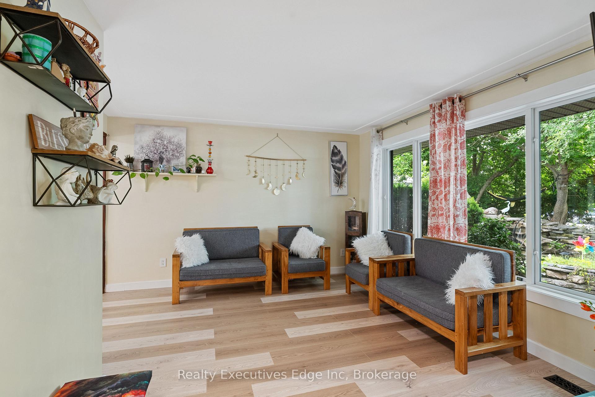 Photo 6 of 309 Southill Drive, Kitchener — HOMEH
