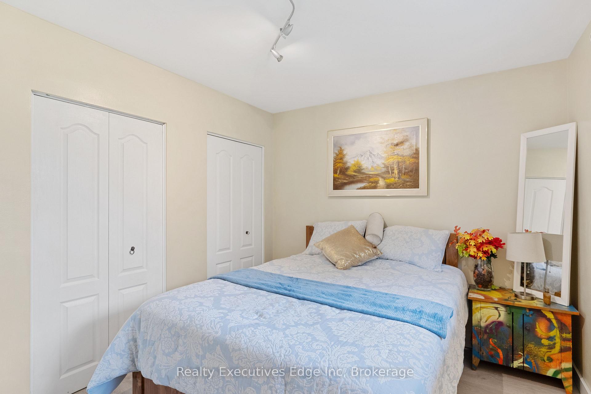 Photo 11 of 309 Southill Drive, Kitchener — HOMEH