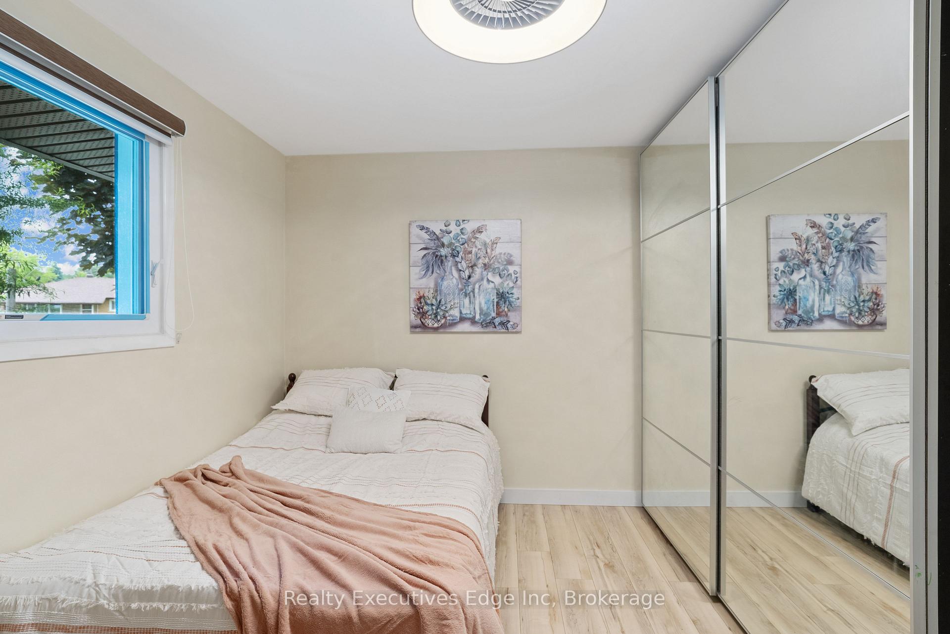 Photo 12 of 309 Southill Drive, Kitchener — HOMEH