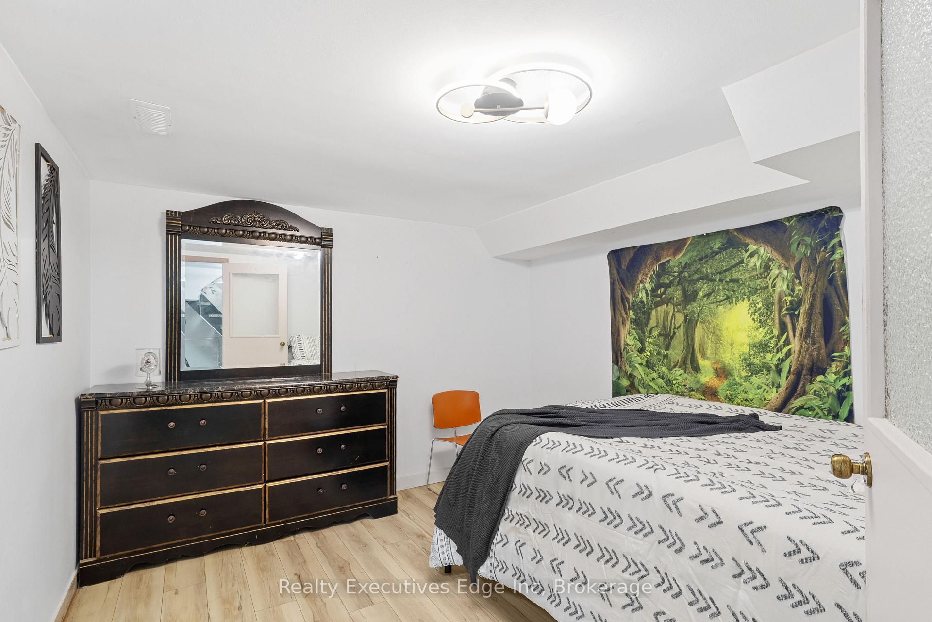 Photo 24 of 309 Southill Drive, Kitchener — HOMEH