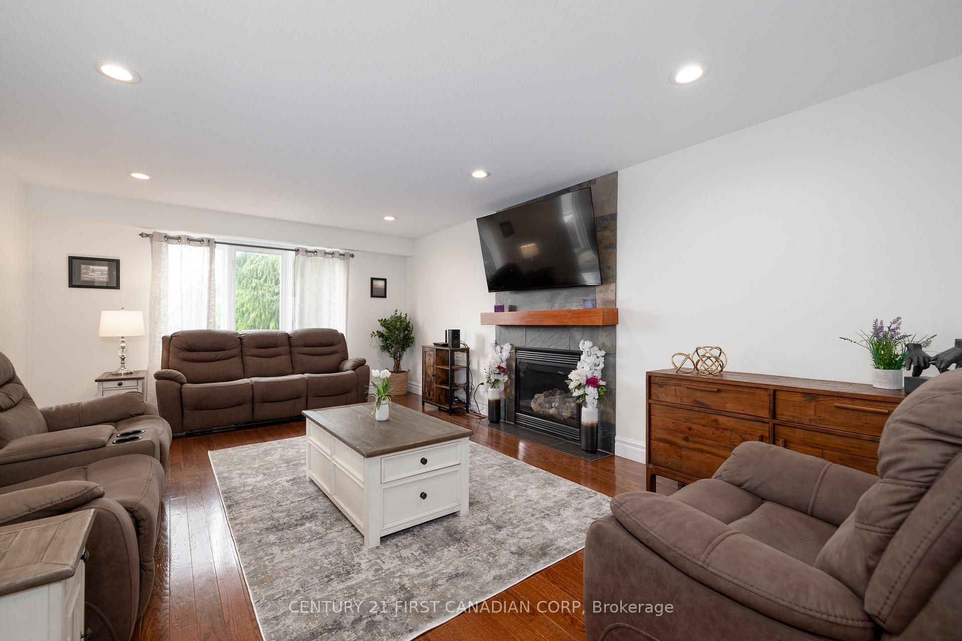 Photo 7 of 21 Maplewood Lane, Middlesex Centre, Ilderton — HOMEH