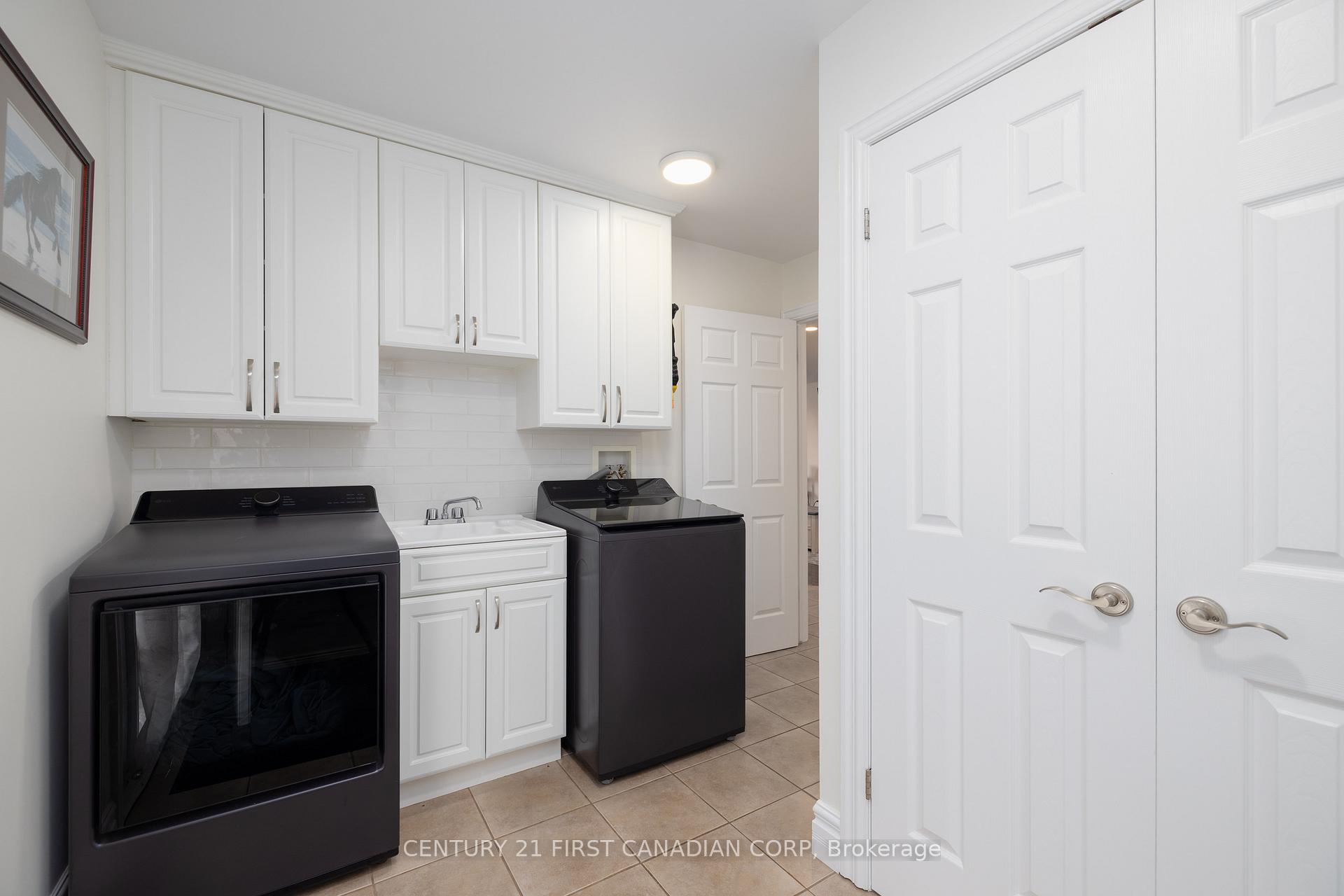 Photo 14 of 21 Maplewood Lane, Middlesex Centre, Ilderton — HOMEH
