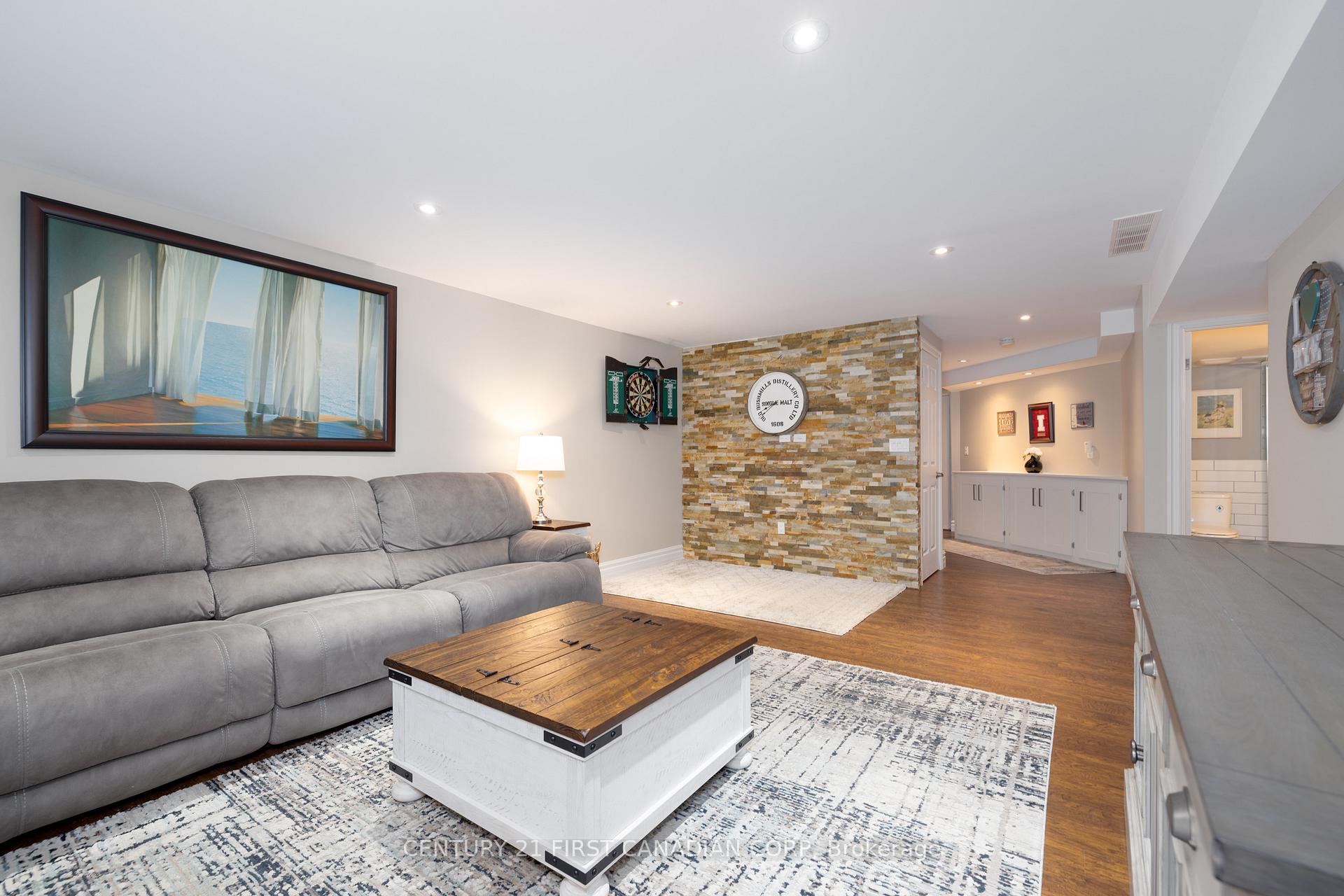 Photo 29 of 21 Maplewood Lane, Middlesex Centre, Ilderton — HOMEH