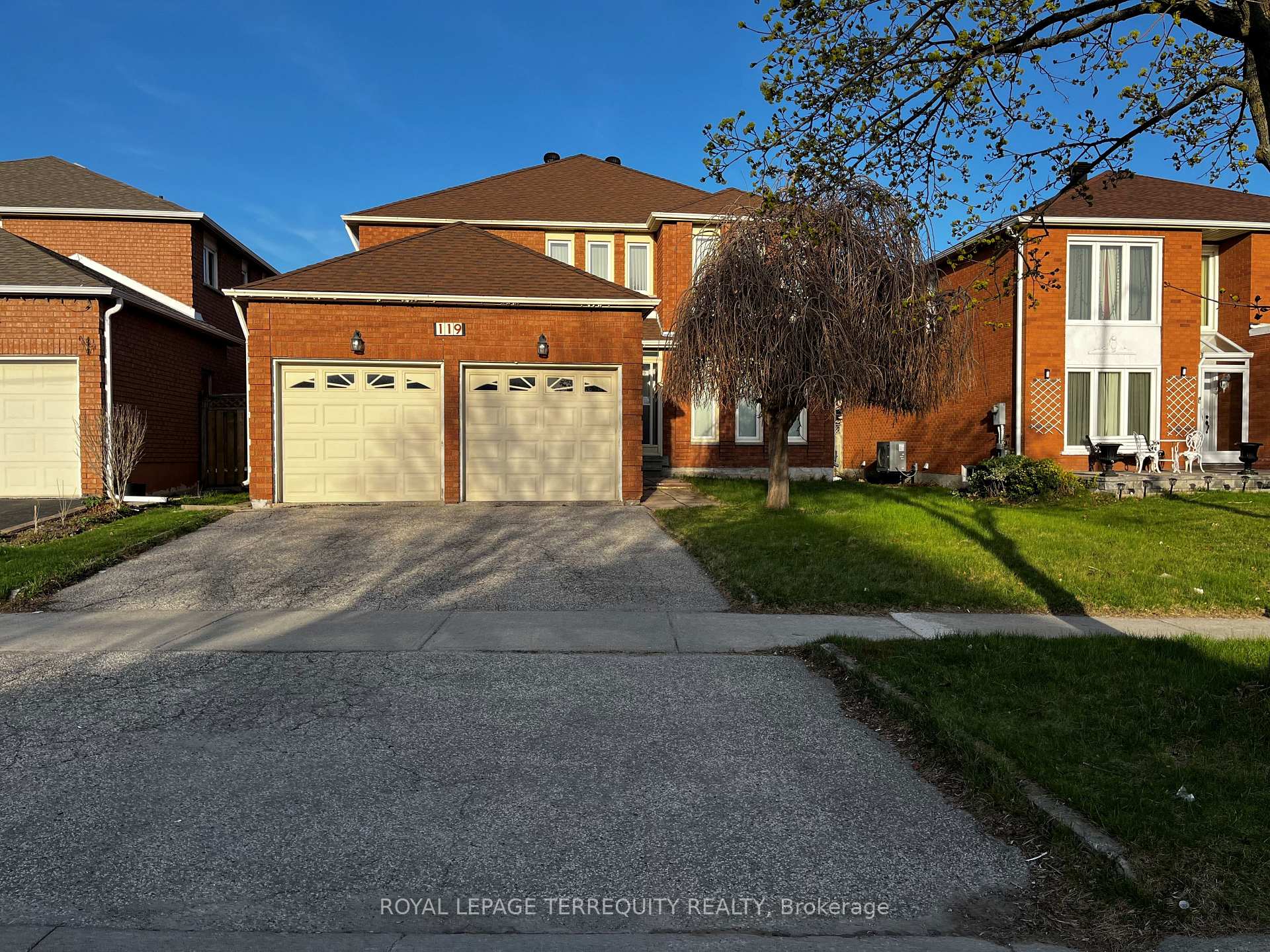 Photo 3 of 119 Cartmel Drive, Markham, Milliken Mills East — HOMEH