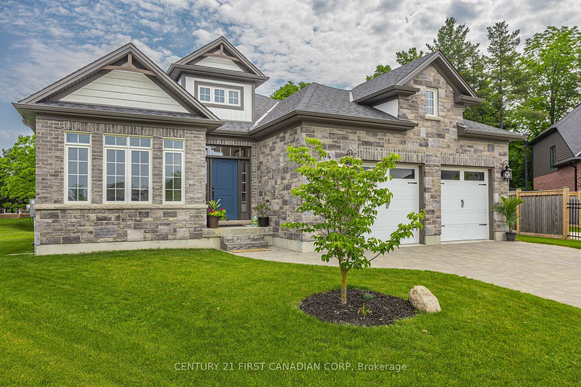 Photo 3 of 44 Violet Court, Middlesex Centre, Ilderton — HOMEH