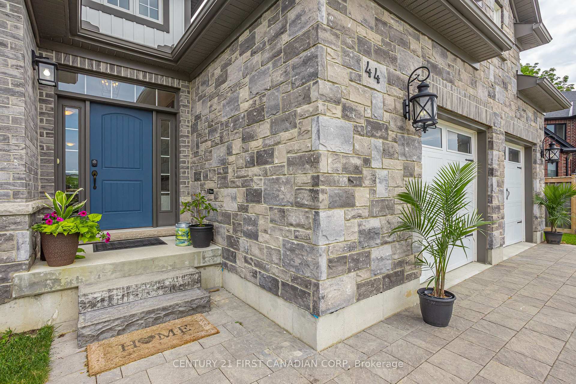 Photo 4 of 44 Violet Court, Middlesex Centre, Ilderton — HOMEH