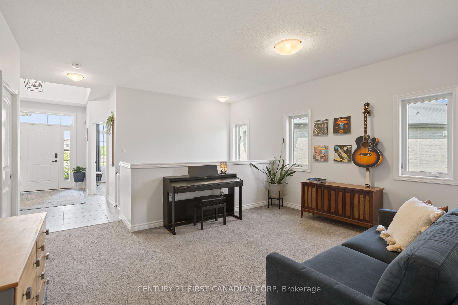 Photo 8 of 44 Violet Court, Middlesex Centre, Ilderton — HOMEH