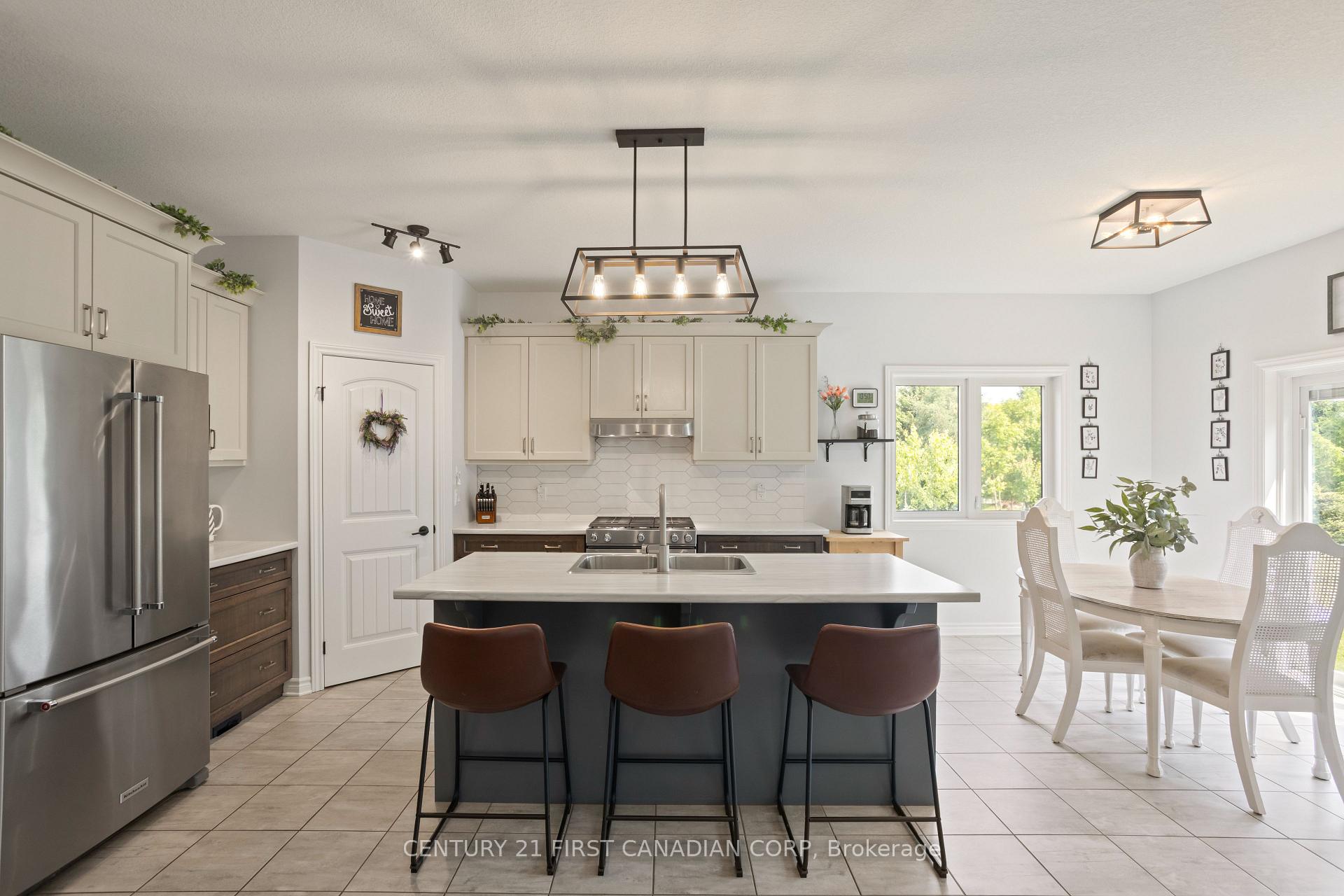 Photo 11 of 44 Violet Court, Middlesex Centre, Ilderton — HOMEH