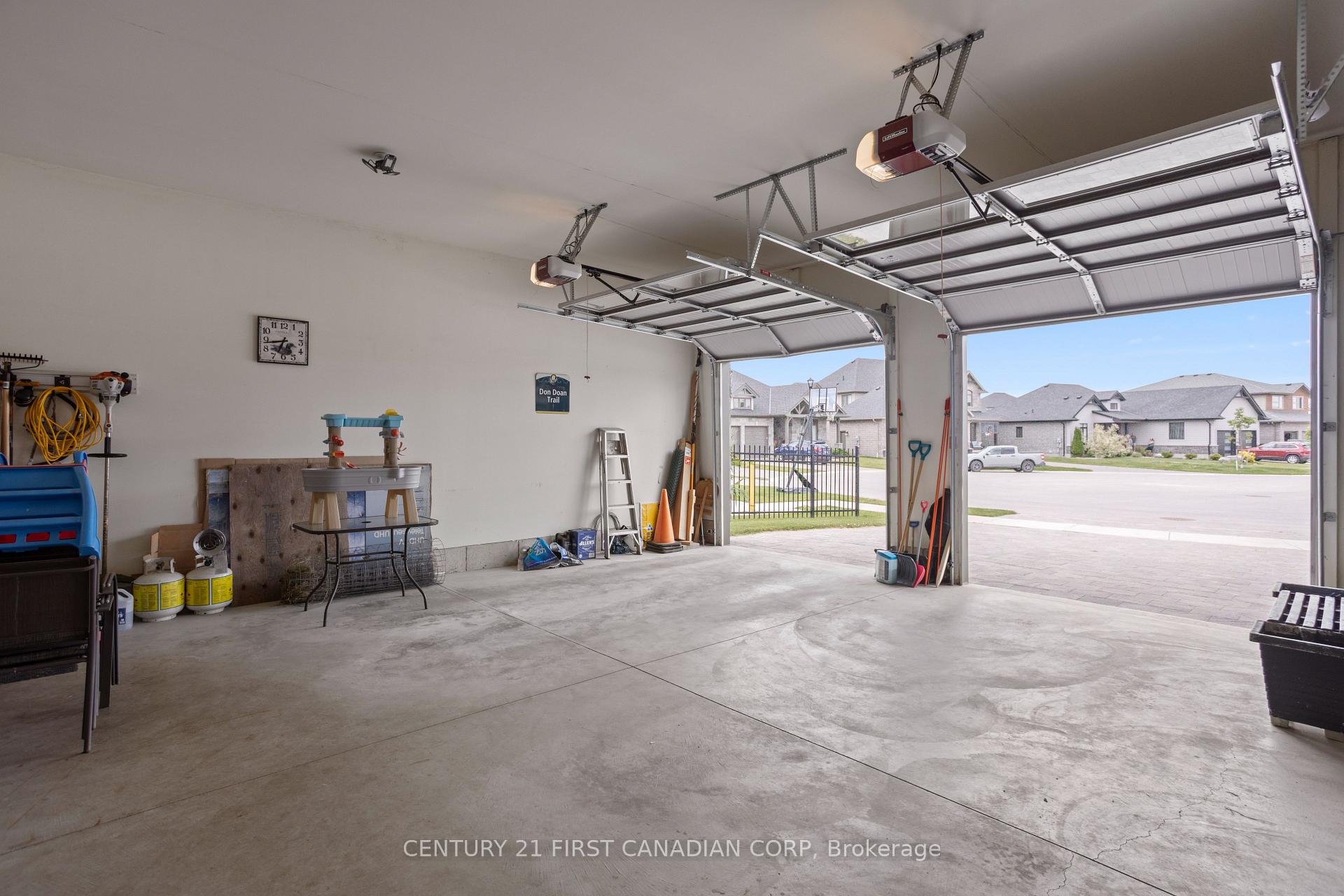 Photo 34 of 44 Violet Court, Middlesex Centre, Ilderton — HOMEH