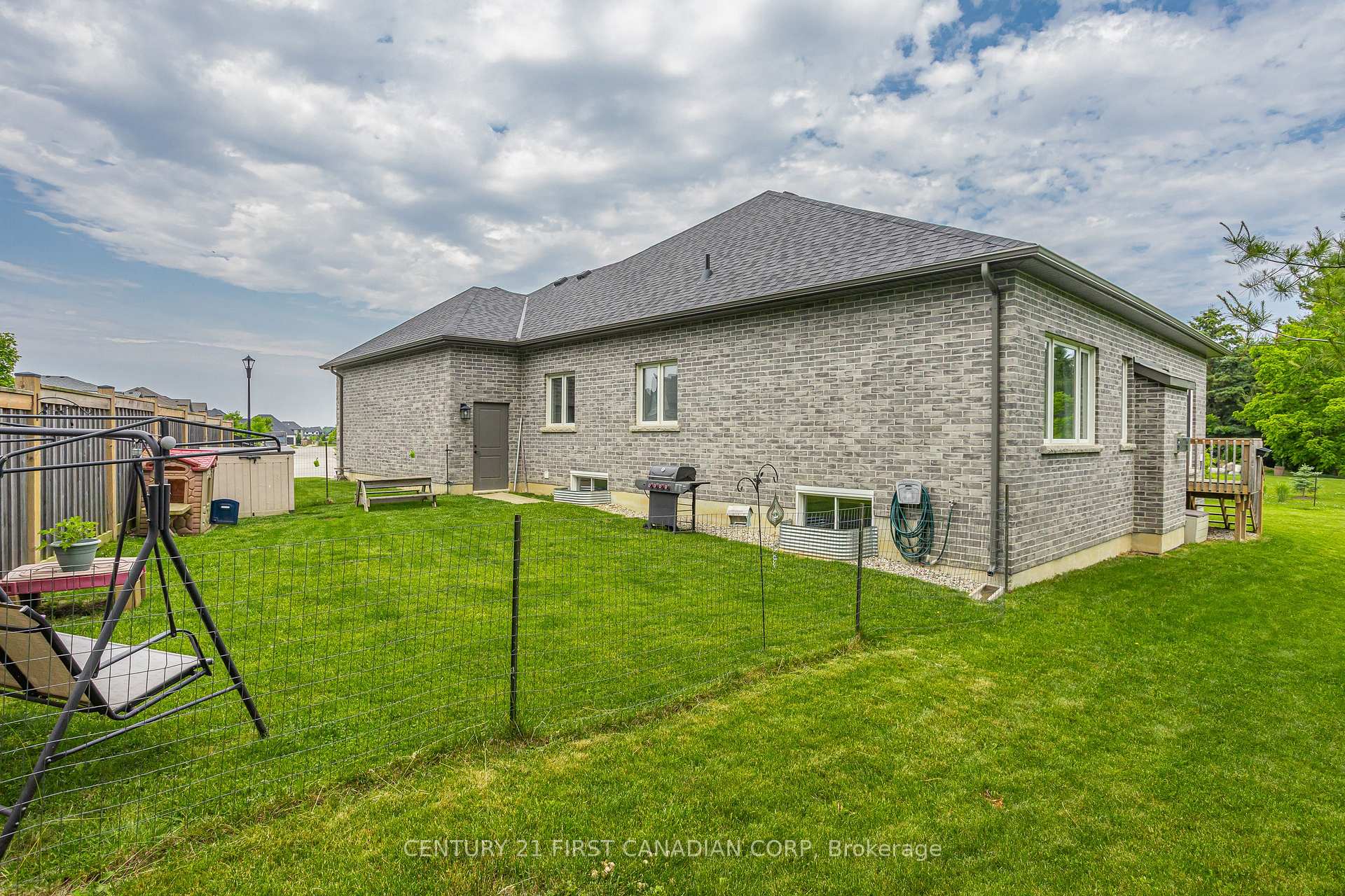 Photo 37 of 44 Violet Court, Middlesex Centre, Ilderton — HOMEH