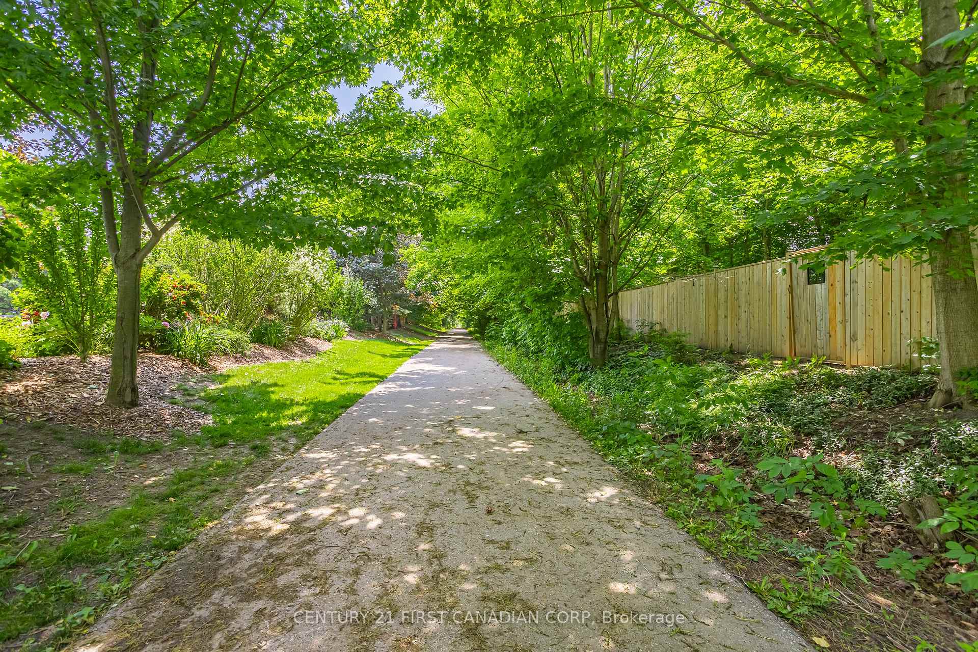 Photo 40 of 44 Violet Court, Middlesex Centre, Ilderton — HOMEH