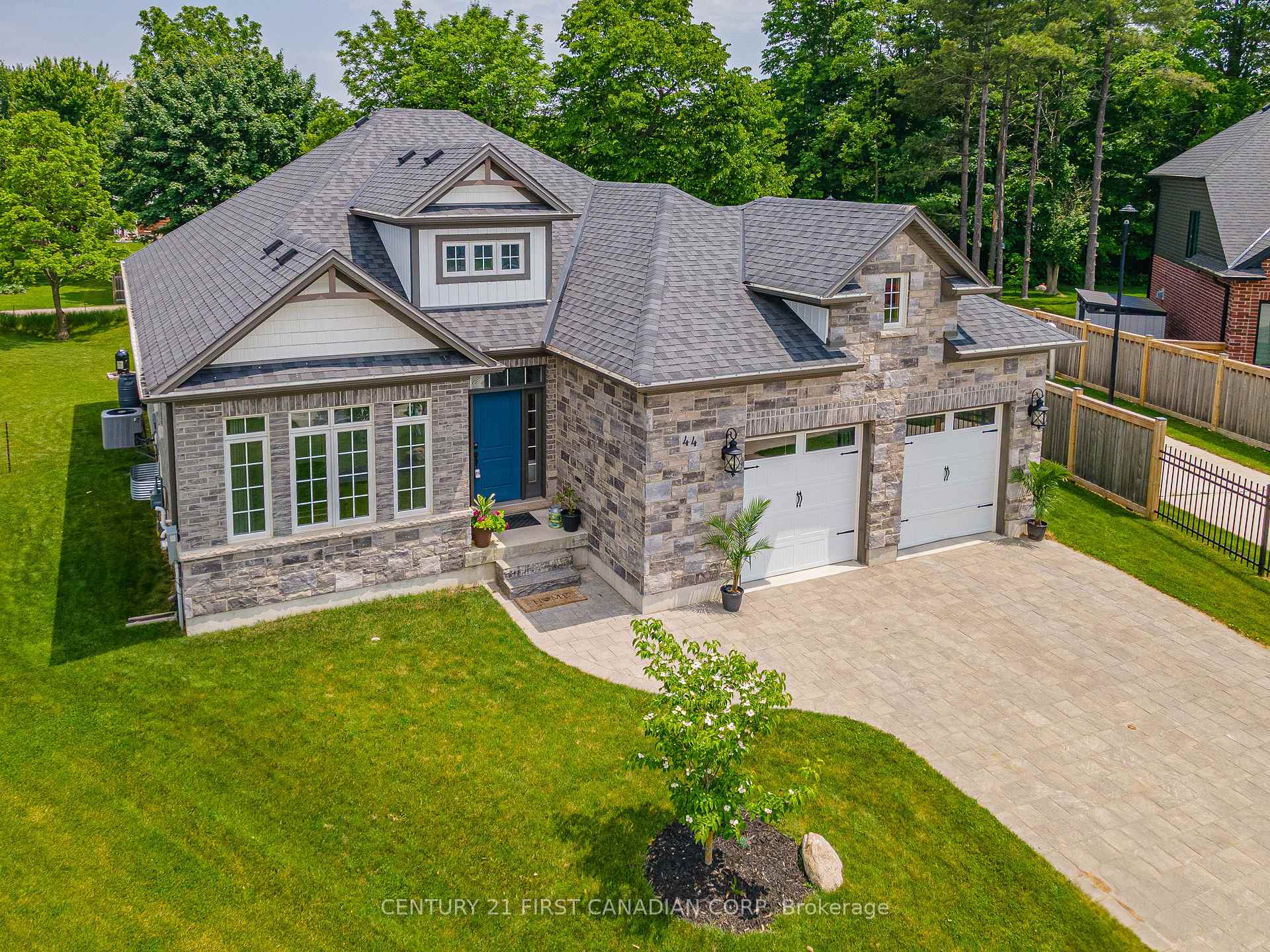 Photo 42 of 44 Violet Court, Middlesex Centre, Ilderton — HOMEH