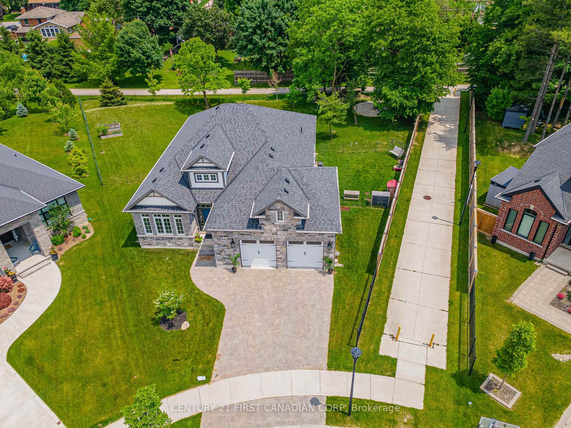 Photo 43 of 44 Violet Court, Middlesex Centre, Ilderton — HOMEH