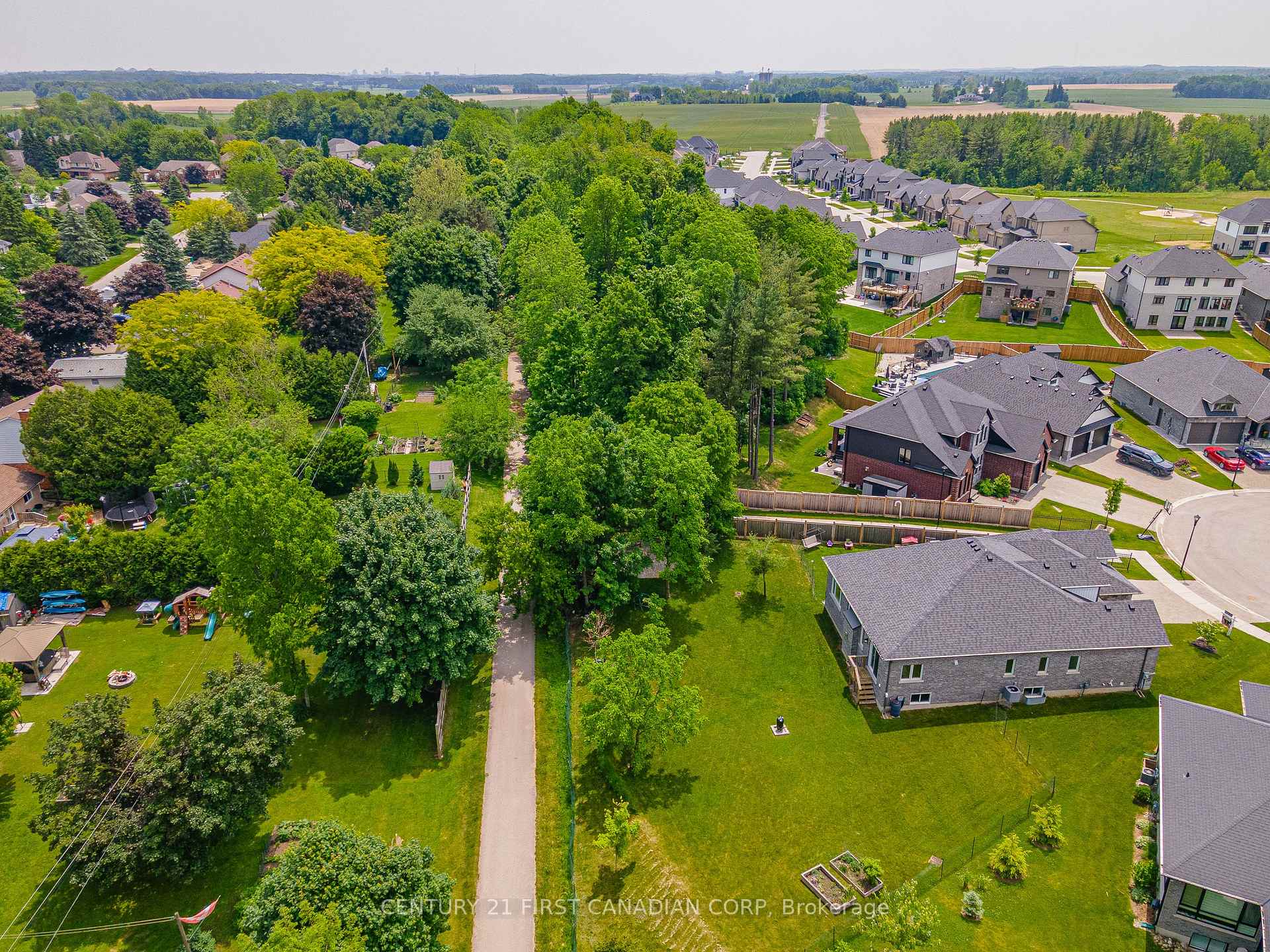 Photo 46 of 44 Violet Court, Middlesex Centre, Ilderton — HOMEH