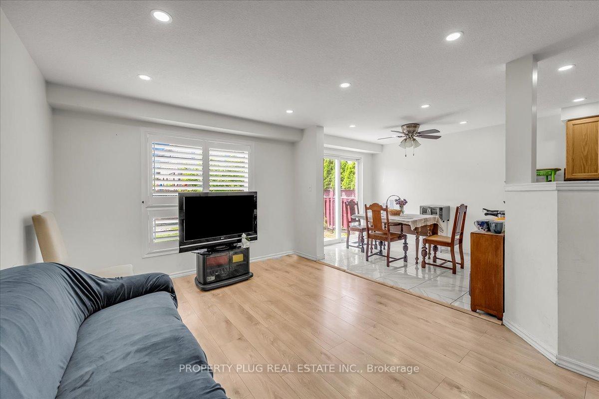 Photo 12 of 953 Copper Leaf Crescent W, Kitchener — HOMEH