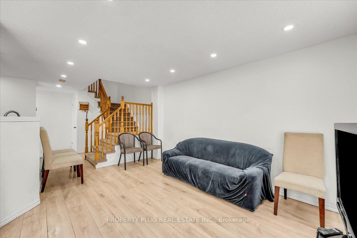 Photo 14 of 953 Copper Leaf Crescent W, Kitchener — HOMEH