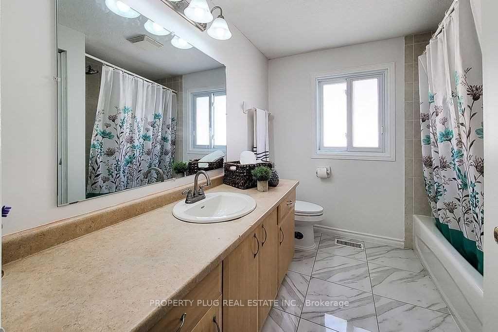 Photo 38 of 953 Copper Leaf Crescent W, Kitchener — HOMEH