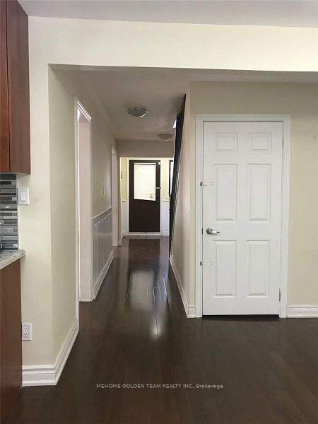 Photo 4 of 11 Carlton Road, Markham, Unionville — HOMEH