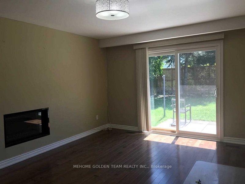 Photo 6 of 11 Carlton Road, Markham, Unionville — HOMEH