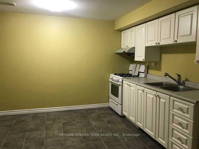 Photo 21 of 11 Carlton Road, Markham, Unionville — HOMEH