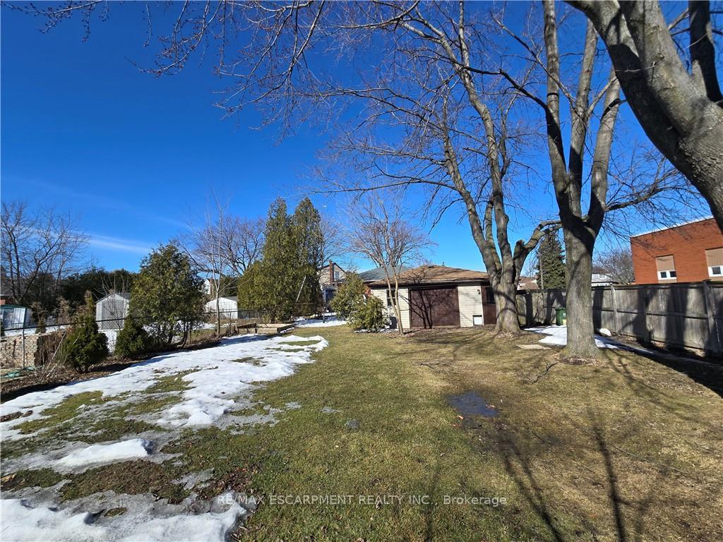 Photo 2 of Unit A, 492 East 16TH Street, Hamilton, Hill Park — HOMEH