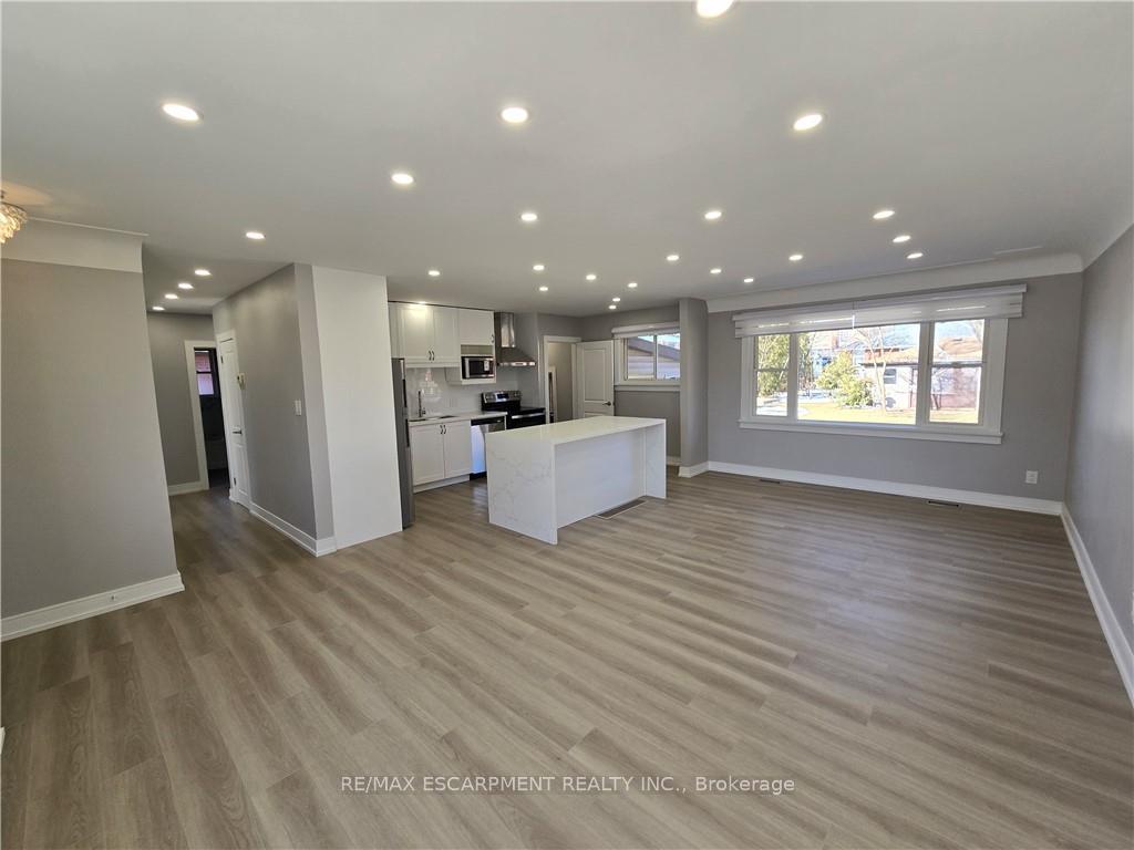 Photo 5 of Unit A, 492 East 16TH Street, Hamilton, Hill Park — HOMEH