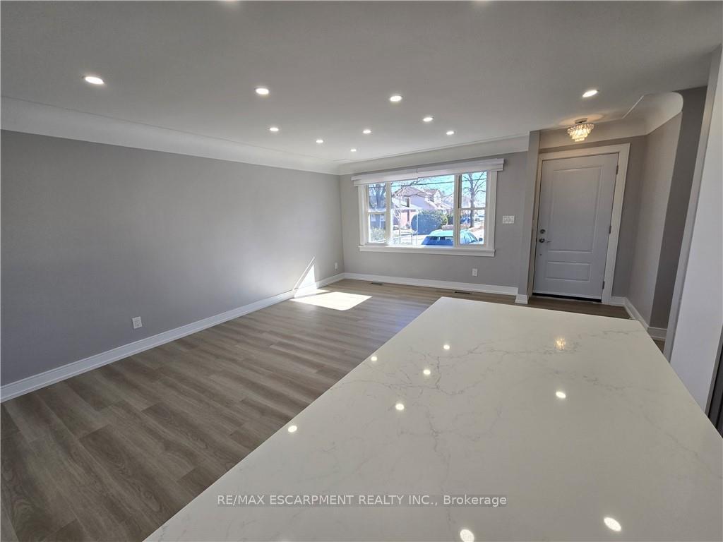 Photo 7 of Unit A, 492 East 16TH Street, Hamilton, Hill Park — HOMEH