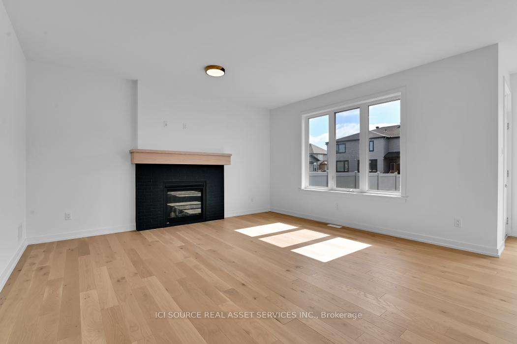 Photo 5 of 828 Paseana Place, Ottawa, Kanata - Emerald Meadows/Trailwest — HOMEH