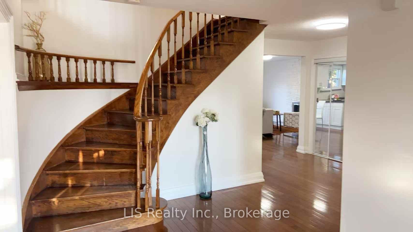 Photo 6 of 61 Rose Way, Markham, Markham Village — HOMEH