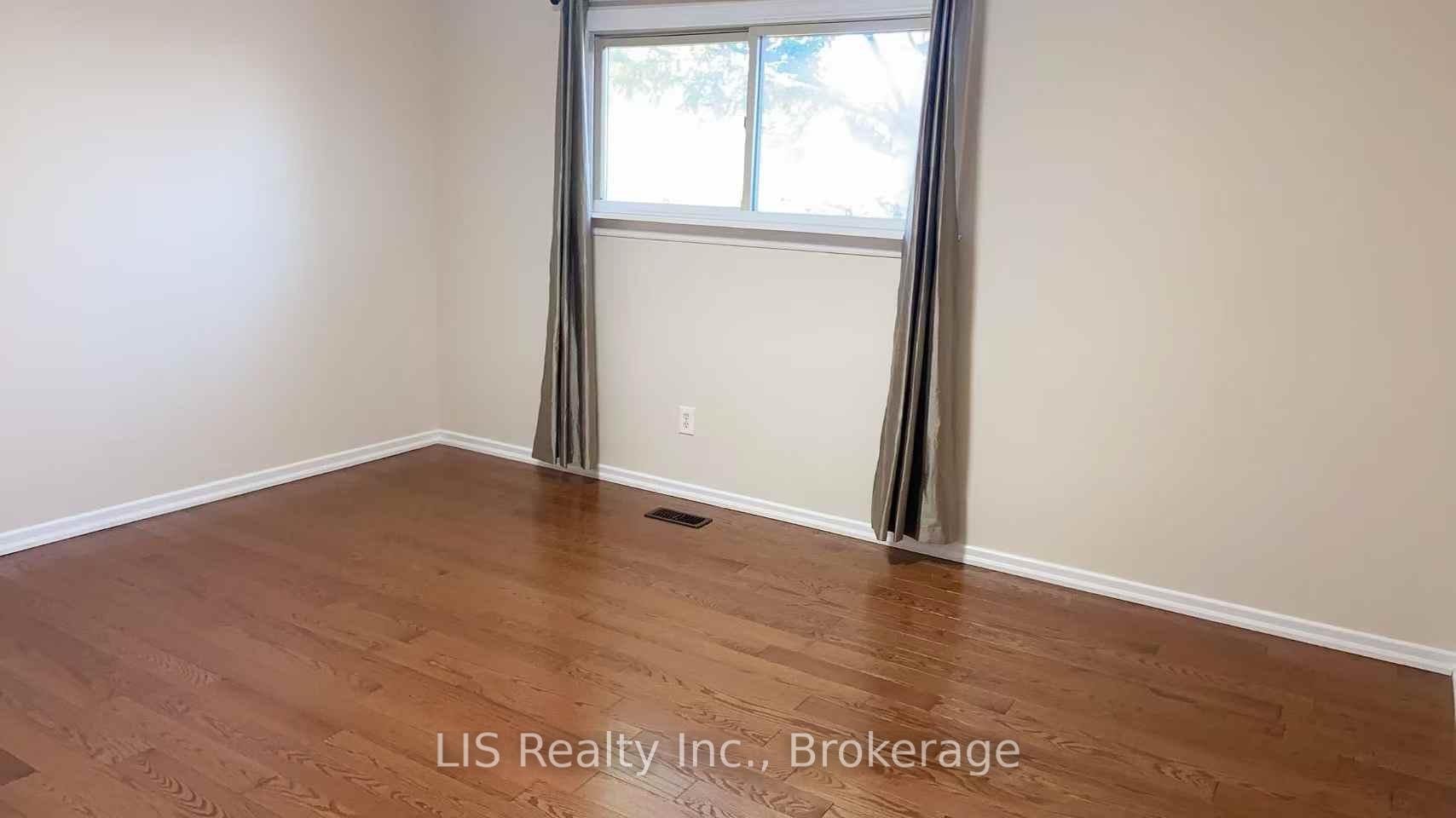 Photo 24 of 61 Rose Way, Markham, Markham Village — HOMEH