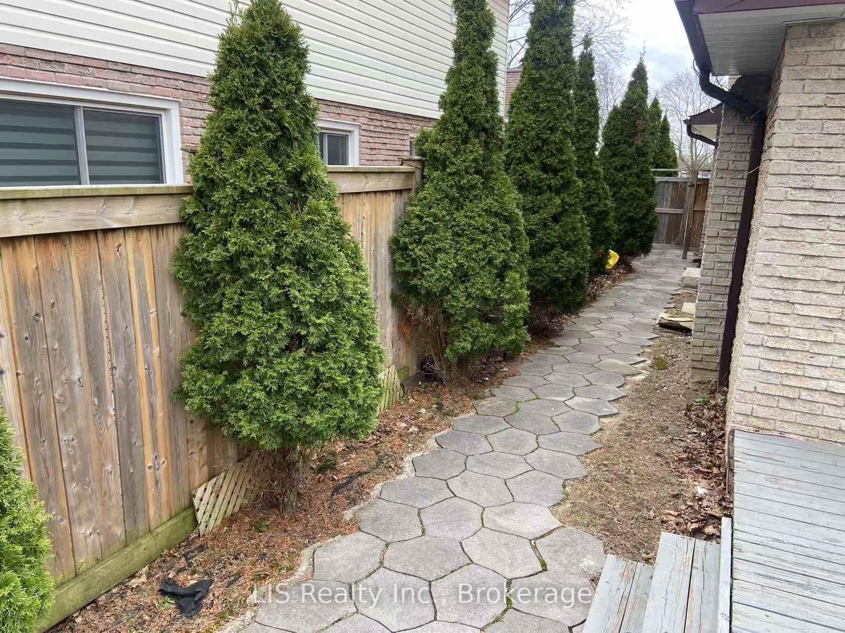 Photo 30 of 61 Rose Way, Markham, Markham Village — HOMEH