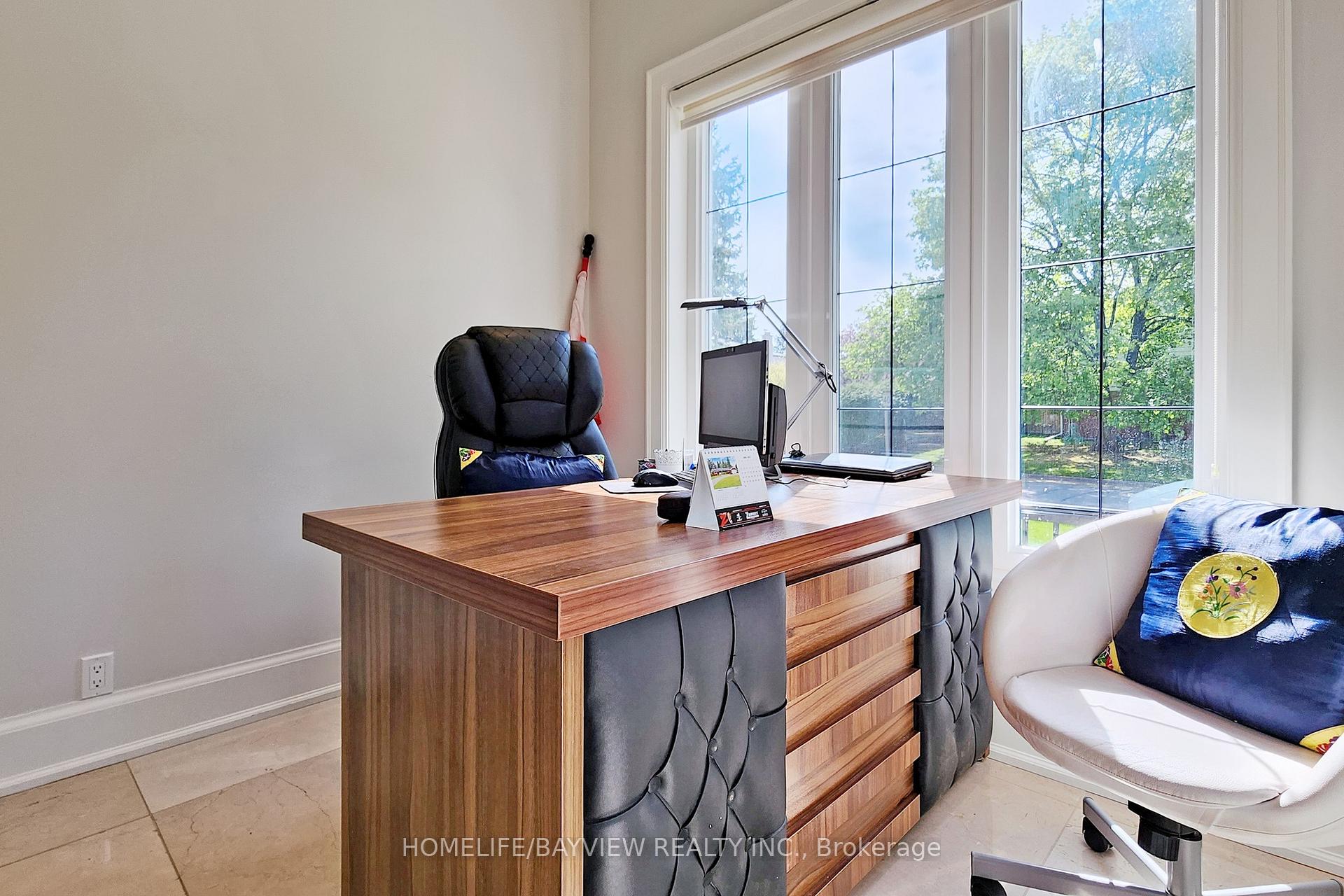 Photo 5 of 133 Bay Thorn Drive, Markham, Royal Orchard — HOMEH