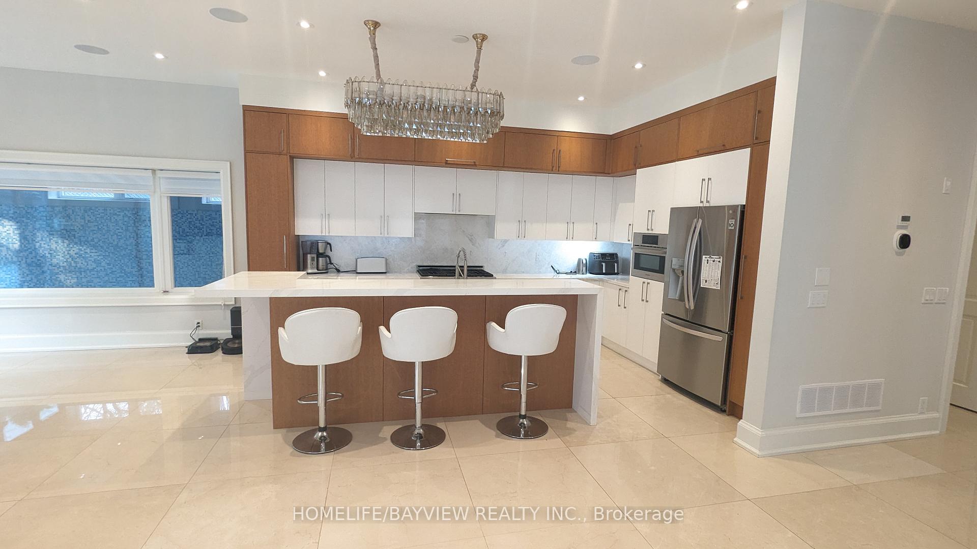 Photo 8 of 133 Bay Thorn Drive, Markham, Royal Orchard — HOMEH