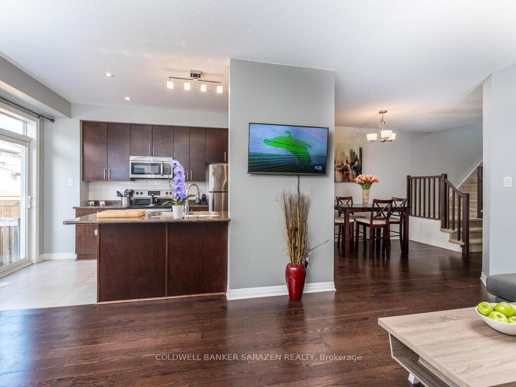Photo 10 of 129 Overberg Way, Ottawa, Kanata - Emerald Meadows/Trailwest — HOMEH