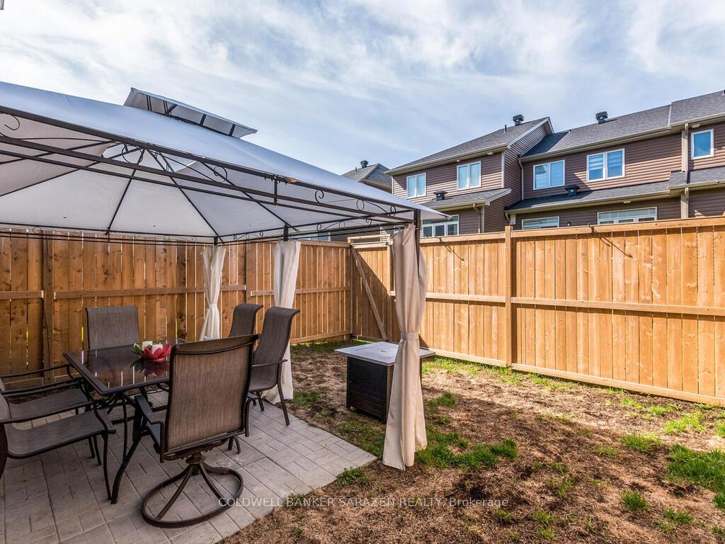 Photo 33 of 129 Overberg Way, Ottawa, Kanata - Emerald Meadows/Trailwest — HOMEH
