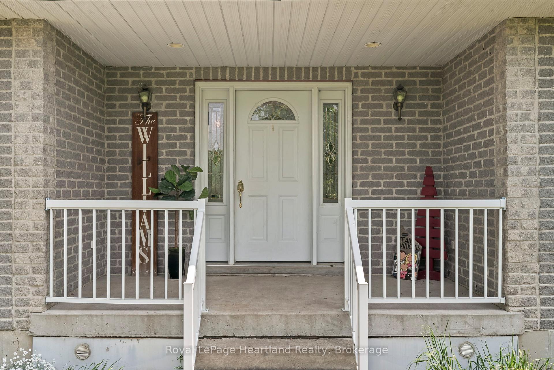 Photo 11 of 9629 Ayton Road, Minto — HOMEH