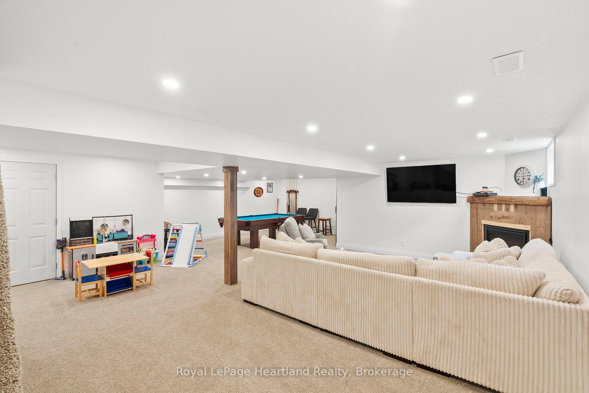 Photo 31 of 9629 Ayton Road, Minto — HOMEH