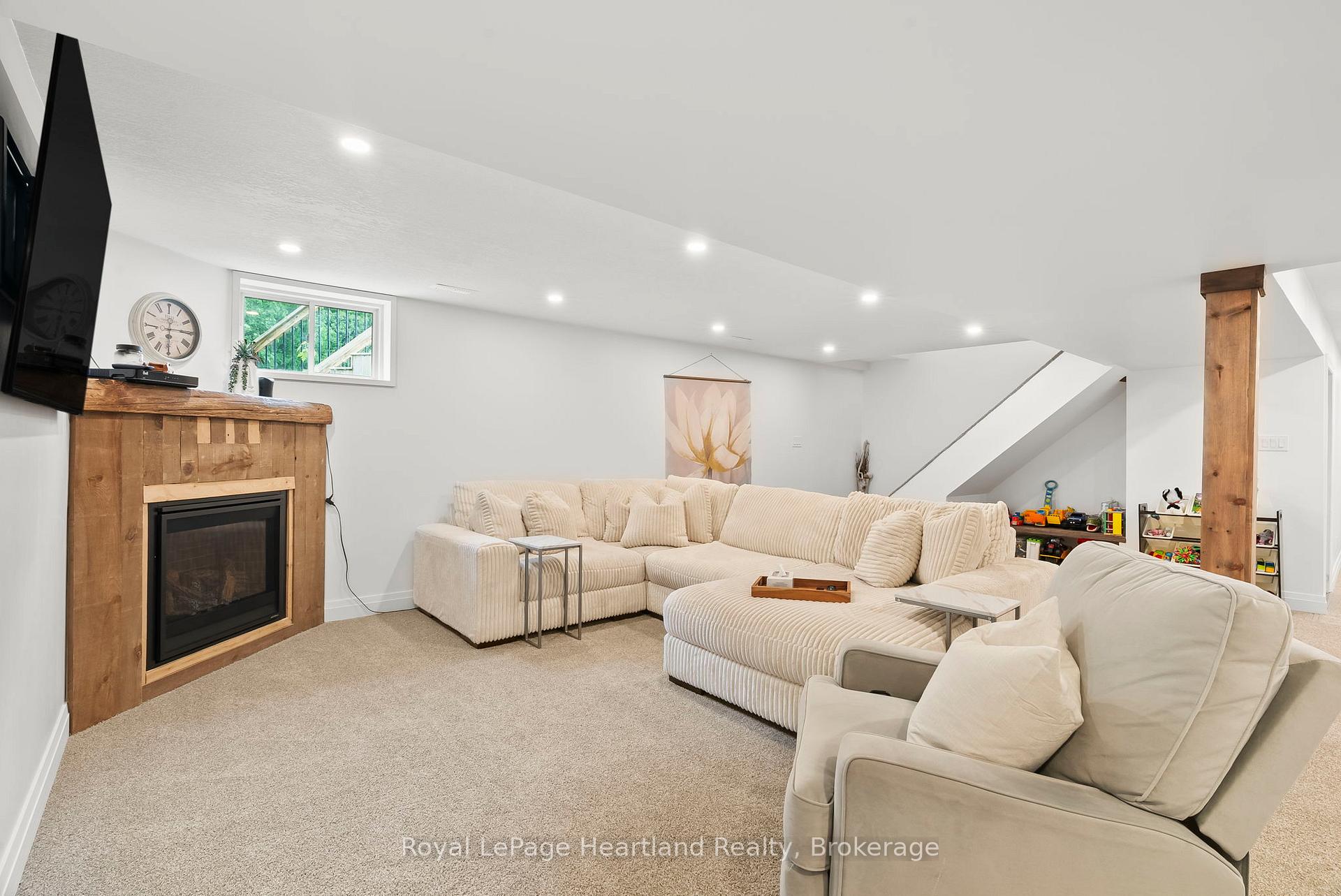 Photo 33 of 9629 Ayton Road, Minto — HOMEH