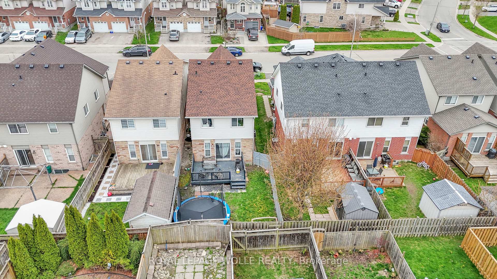 Photo 3 of 18 Donnenwerth Drive, Kitchener — HOMEH