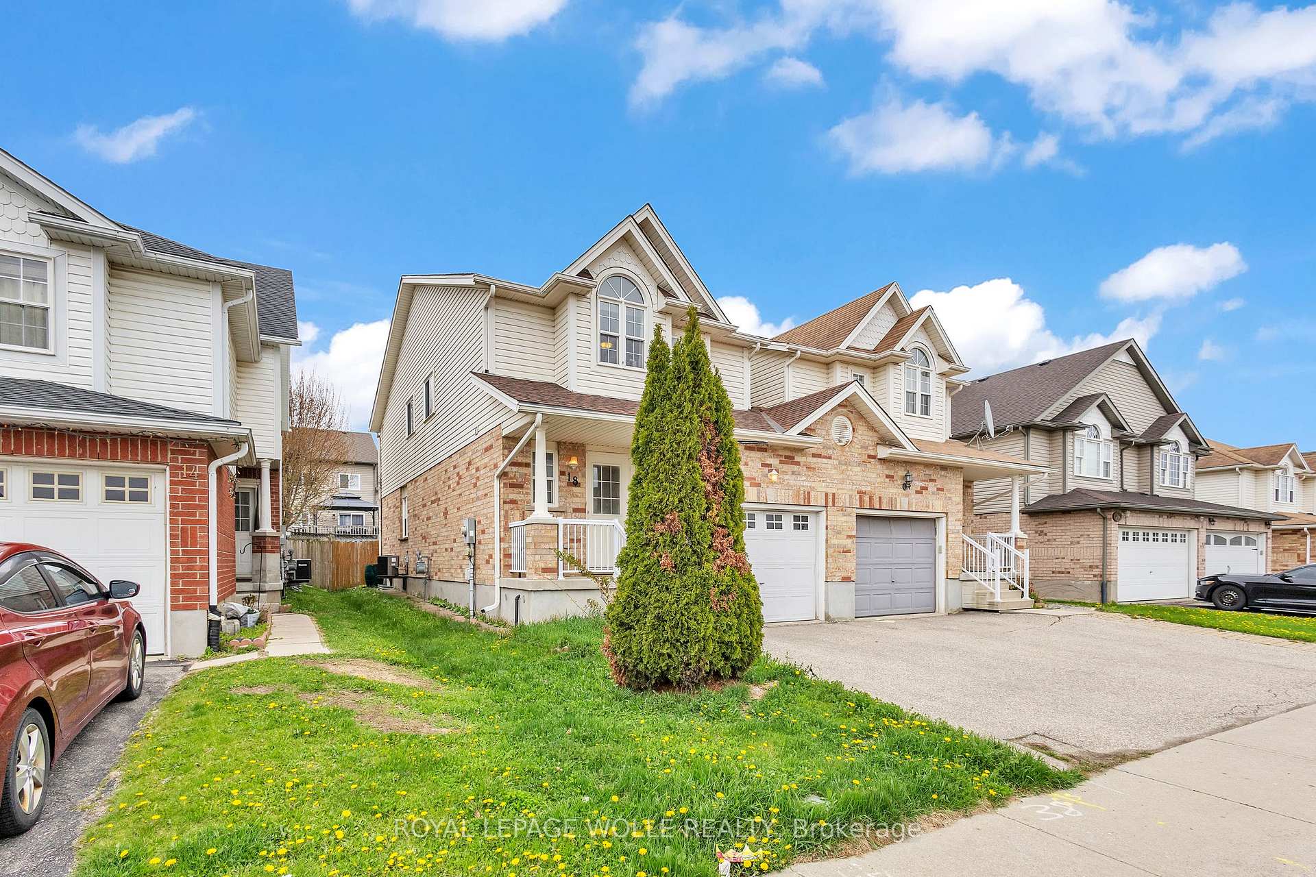 Photo 5 of 18 Donnenwerth Drive, Kitchener — HOMEH