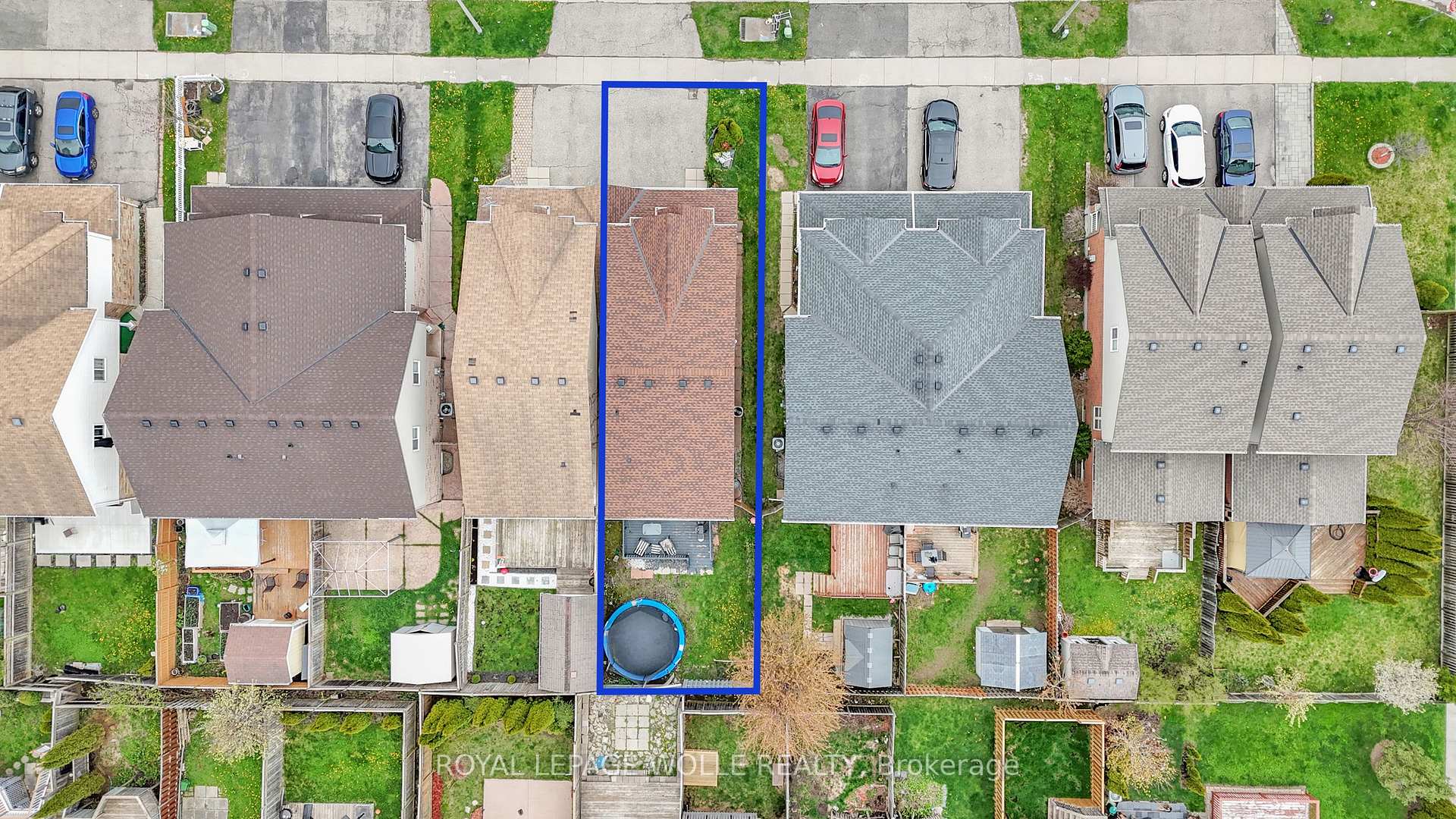 Photo 7 of 18 Donnenwerth Drive, Kitchener — HOMEH