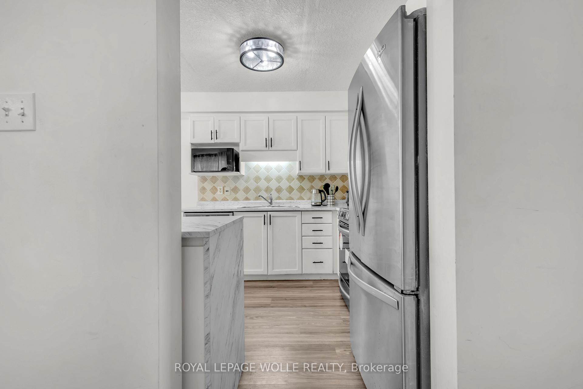 Photo 14 of 18 Donnenwerth Drive, Kitchener — HOMEH